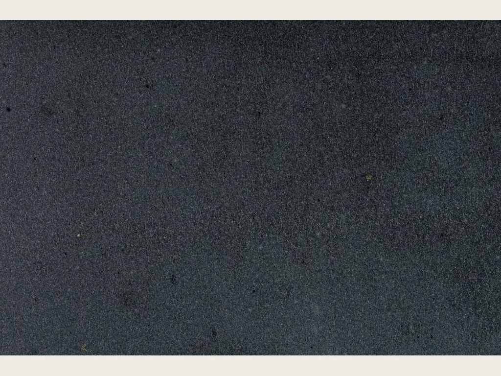 Pietra Lavica basalt slab: almost black anthracite gray, very fine-grained and without veins