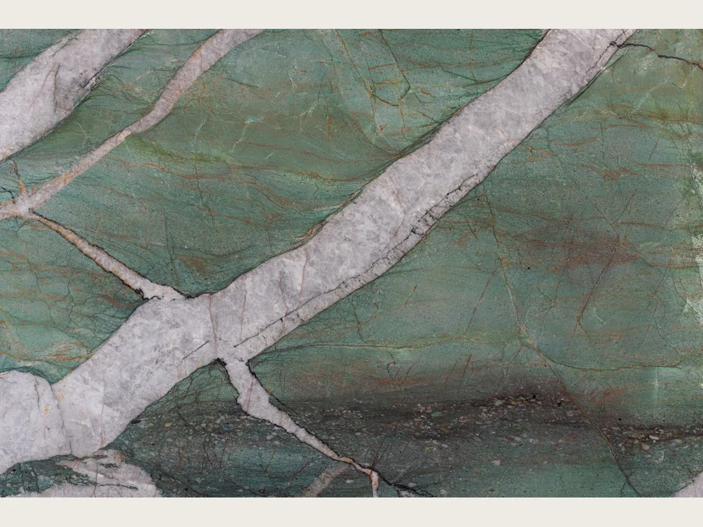 Green Patagonia Green quartzite slab: jade green background with wide crossed lilac gray veins and fine brown lines